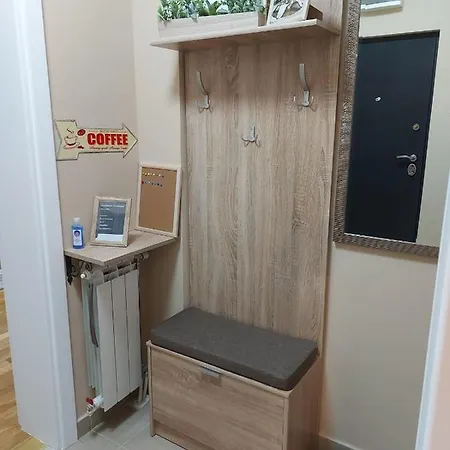 Espresso Sa Parkingom * Szávaszentdemeter