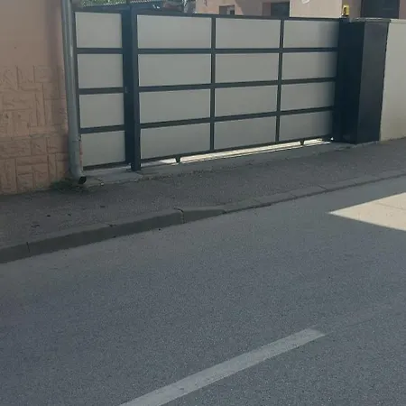 Espresso Sa Parkingom