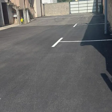 Espresso Sa Parkingom *